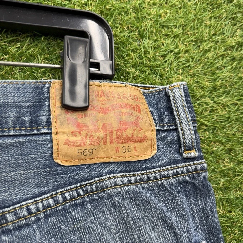 Levis shop confidence